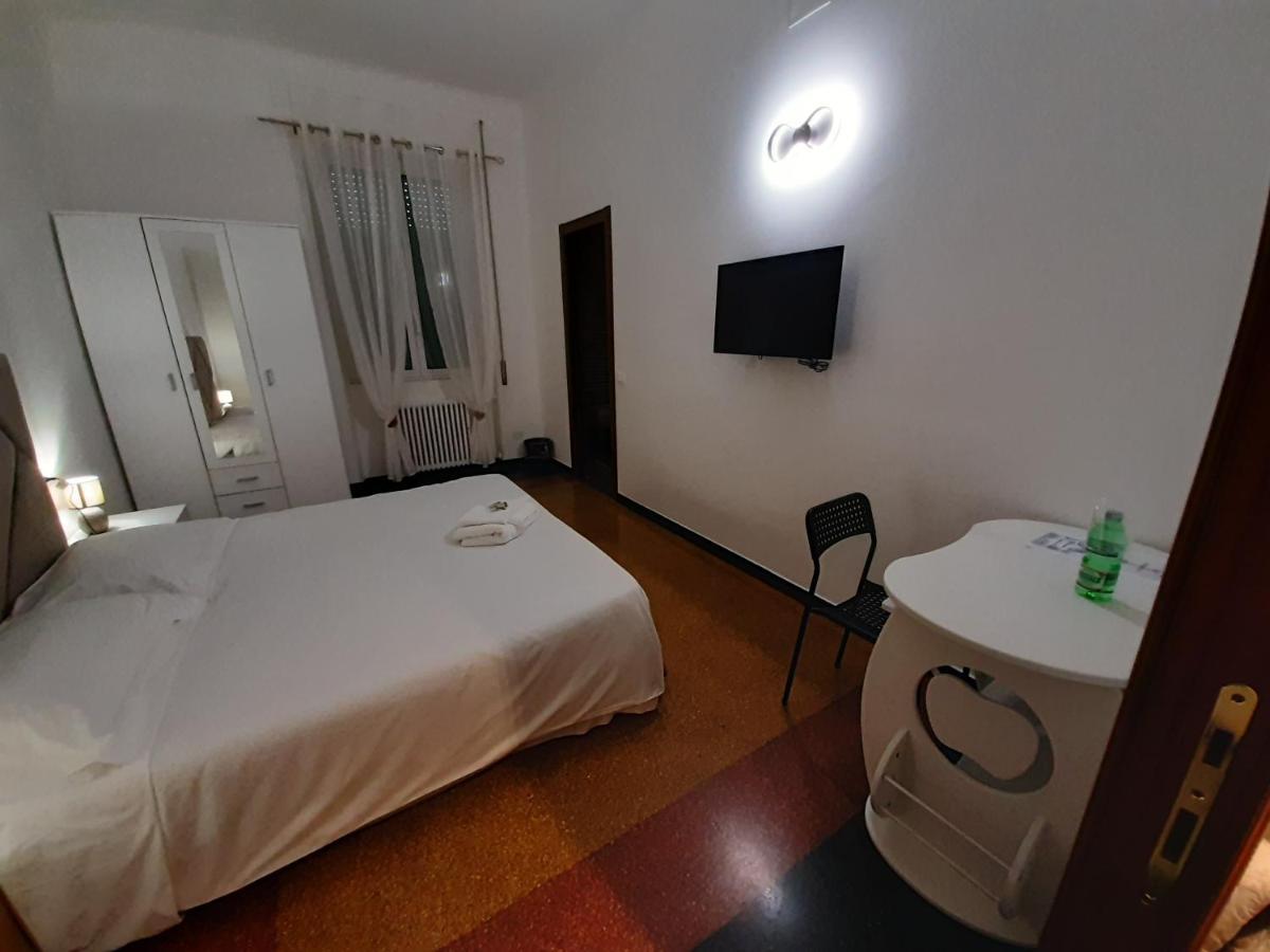 La Lanterna Di Angelo Otel Cenova Dış mekan fotoğraf